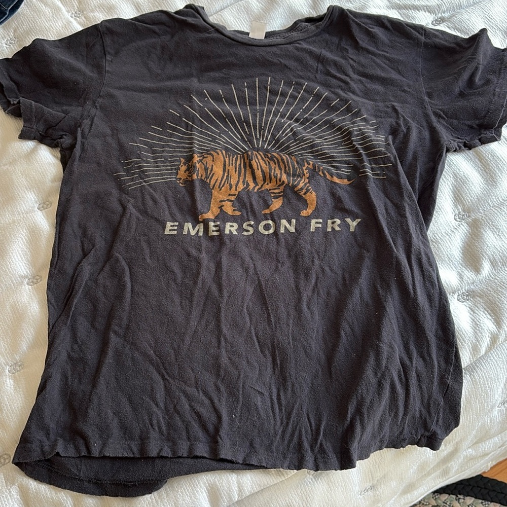 VGUC EMERSON FRY black t-shirt